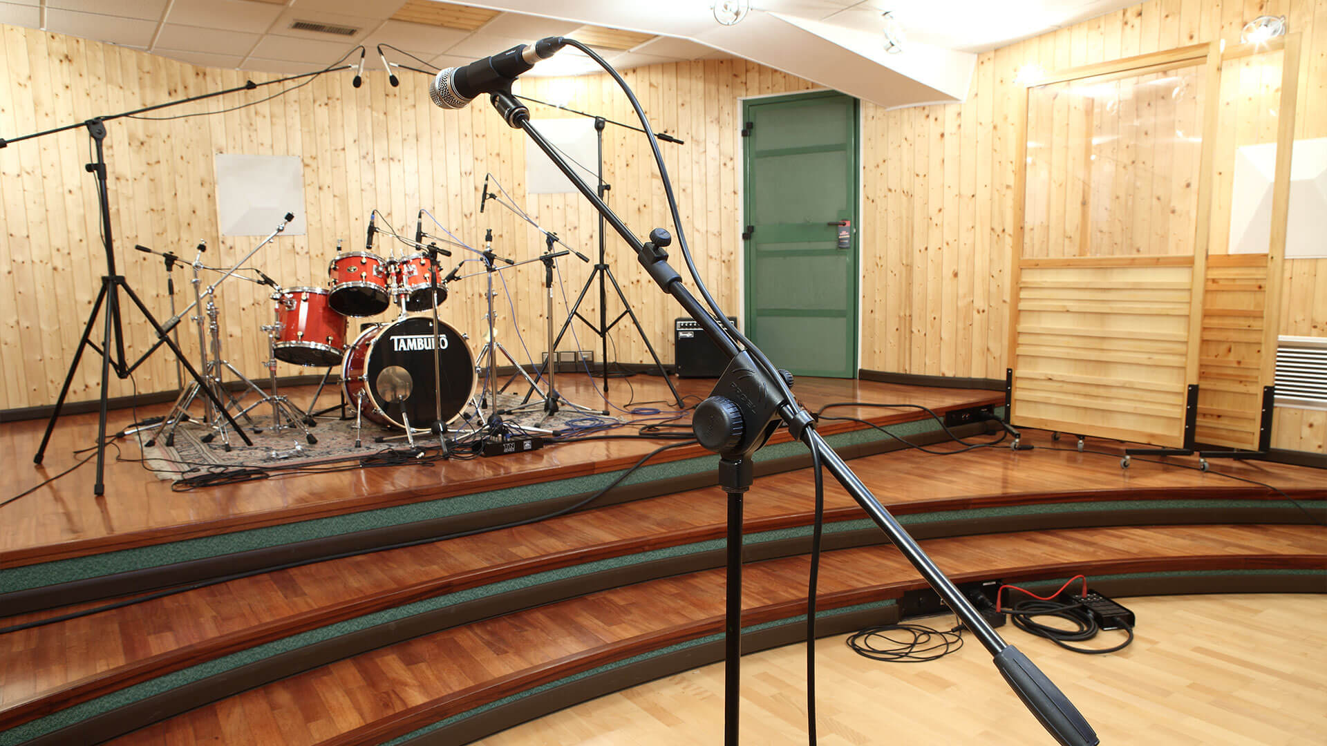 img-cover